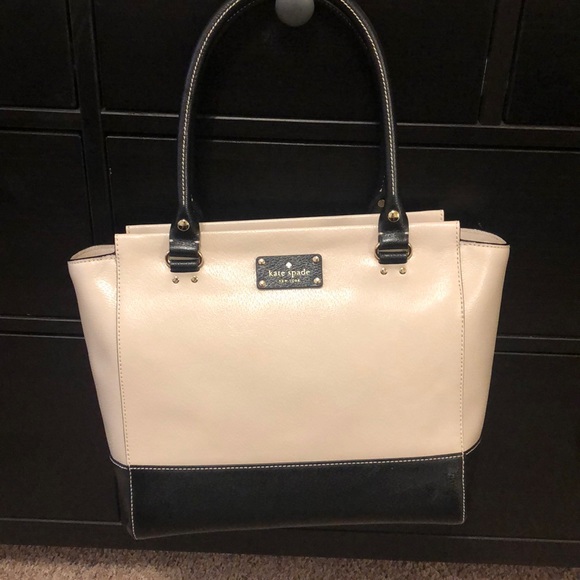 kate spade Handbags - Authentic Kate Spade purse